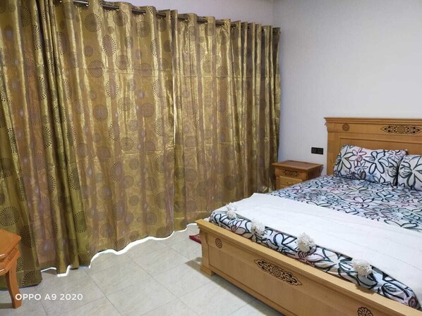 4 bedrooms, WiFi, bed sheets