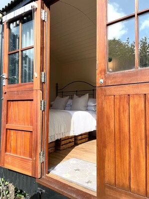 1 bedroom, free WiFi, bed sheets - Orchard Hut - Surrey Hills (Guildford)