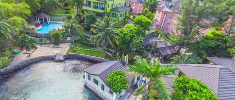 Appartement Exclusif, 2 chambres, en front de mer | Vue sur la plage/l’océan