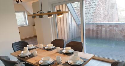 Fewo mit Zentralem Blick Über den Hofplatz, Sowie zur Else. Erstbezug in 2024