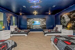 8 bedrooms, iron/ironing board, WiFi, bed sheets