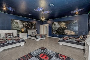 8 bedrooms, iron/ironing board, WiFi, bed sheets - Last Minute Disney! Private Pool, Hot Tub & Themed Bedrooms. Book Now! #88987 (Orlando)