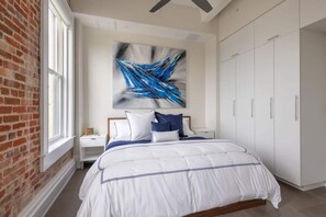 2 bedrooms, iron/ironing board, free WiFi, bed sheets - Modern Loft, Historic Streets- 2 bed/2 bath (Pensacola)