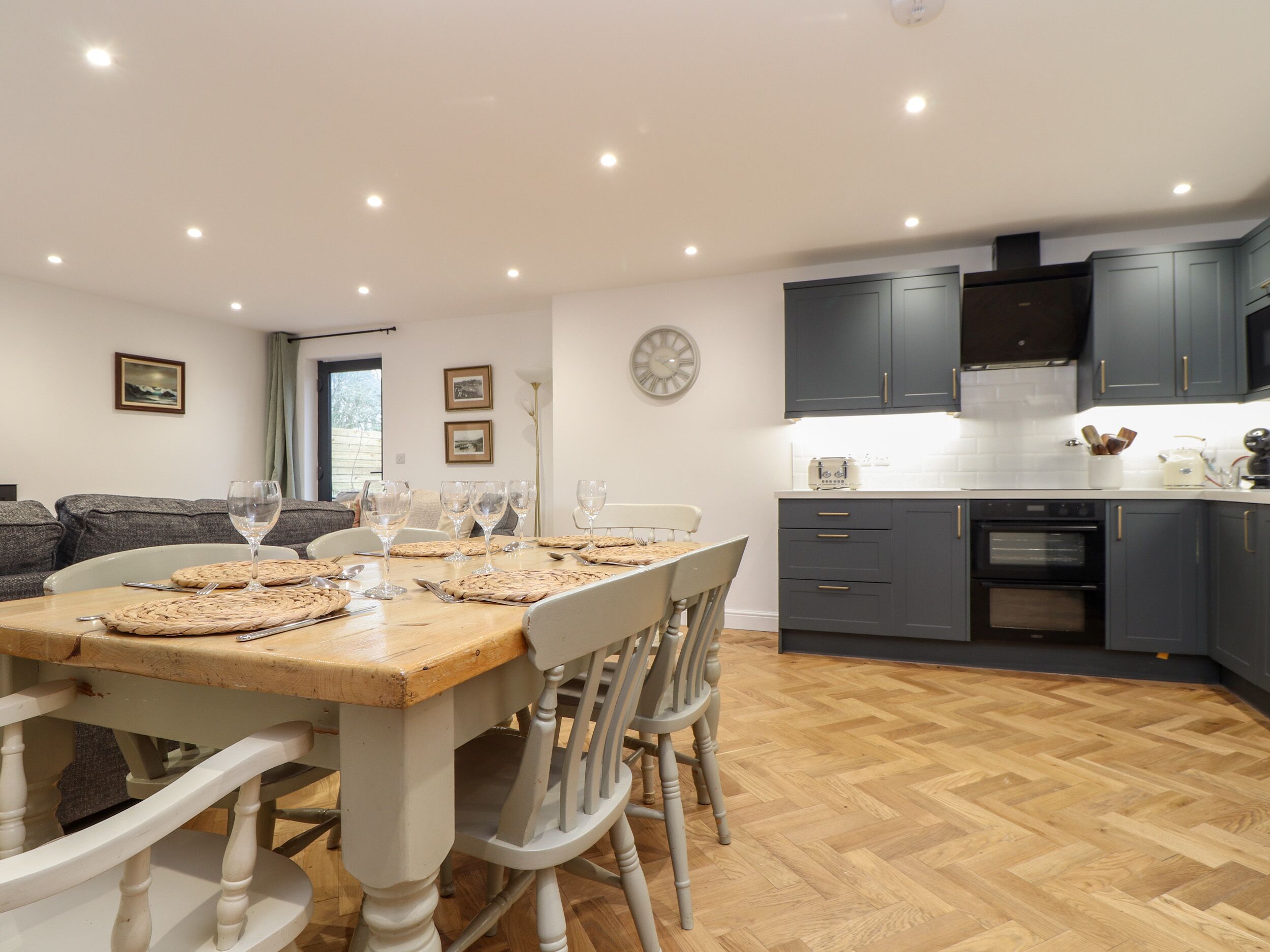 Fridge, dishwasher, electric kettle, toaster