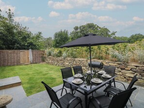 Outdoor dining - Wildwood (Newquay)