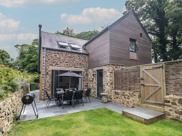 Outdoor dining - Wildwood (Newquay)