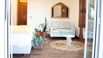 Camera Deluxe con letto matrimoniale o 2 letti singoli | Biancheria da letto di alta qualità, copriletto in piuma, Wi-Fi gratuito