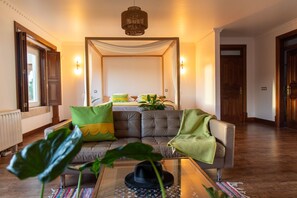 Suite Deluxe | Ropa de cama de alta calidad, edredón y wifi gratis