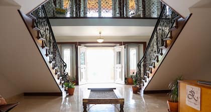 AR Country House