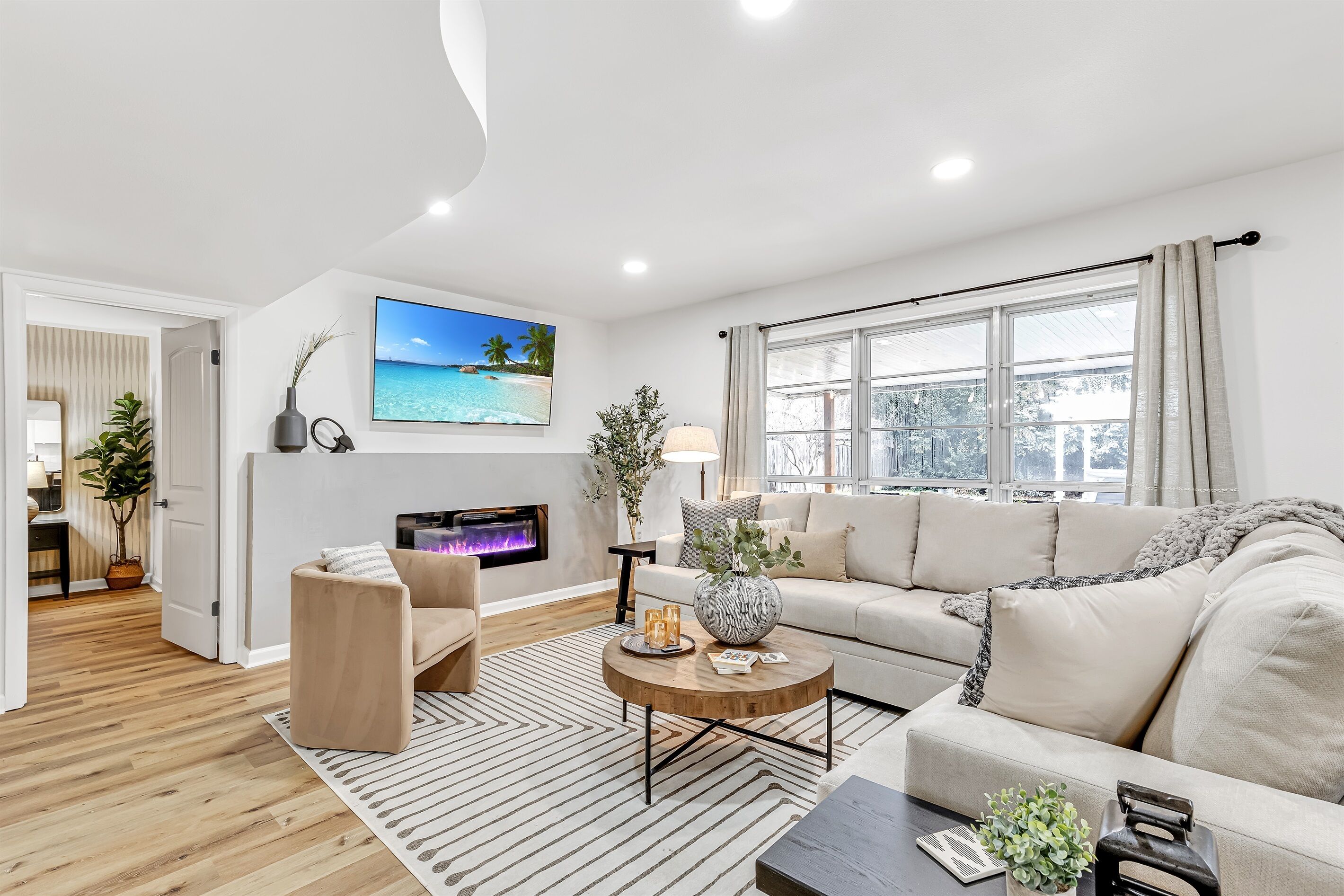 Smart TV, fireplace, table tennis, books