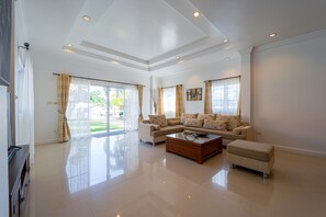 Living area - Luxurious 5-Bed Private Pool Villa - PV5 (Hua Hin)