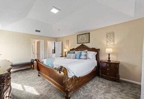 4 bedrooms, iron/ironing board, free WiFi, bed sheets - Paradise Playhouse Sleeps 10 Arcade Poker Rm (Jacksonville)