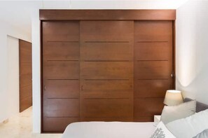 2 bedrooms - Modern Apartment with Pool View and Fast Wi-Fi (Aldea Zama, Tulum)