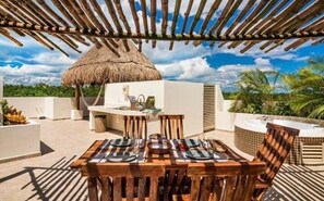 Outdoor dining - Chic Penthouse - Private Rooftop with Jacuzzi (Aldea Zama, Tulum)