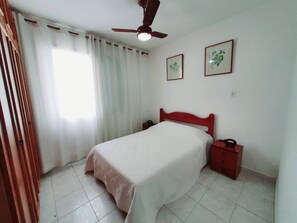 2 slaapkamers, een bureau, een strijkplank/strijkijzer, wifi