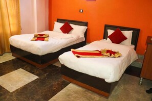 1 bedroom, desk, WiFi, bed sheets - Hotel Darshan- Double room #3 (Birendranagar)