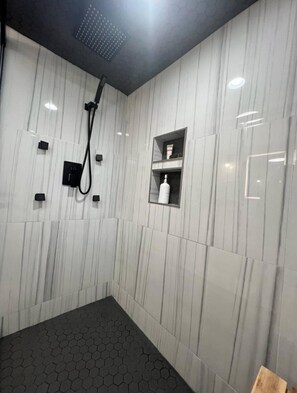 Eco-friendly toiletries, hair dryer, towels, soap - Southern New England Luxury with private patio, fireplace, spa like bathroom! (Warwick)