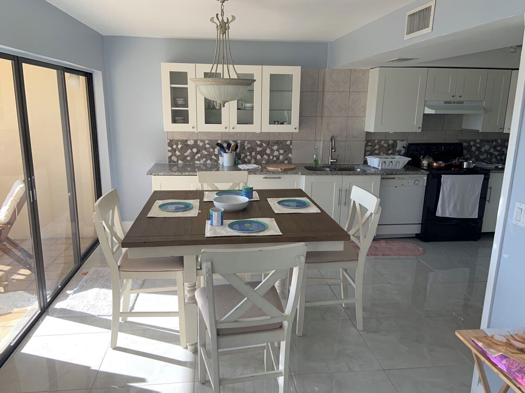 Furnished 2-Bedrooms Condo at Naples' Bath & Tennis