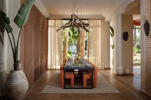 Dining - MAGGY ROSE - Contemporary Elegance: 8 Bedrooms, Heated Pool, and Jacuzzi Bliss (Marrakech)