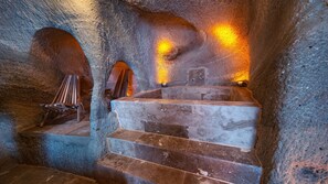 尊荣双人房 | 埃及棉床单、高档床上用品、羽绒被、泰普尔床垫