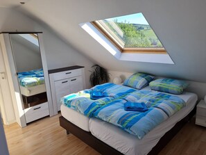 5 Schlafzimmer, Bügeleisen/Bügelbrett, WLAN, Bettwäsche