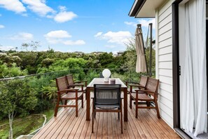 Unclassified image, 3 of 49, button