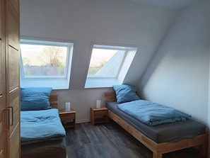 2 Schlafzimmer, Reisekinderbett, kostenloses WLAN, Bettwäsche