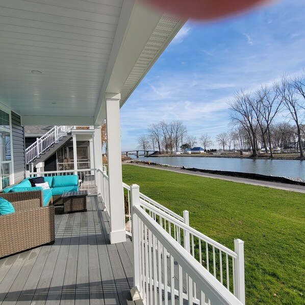 Property grounds - Views! Amenities! Comfort! Waterview at Bay Point. (Lakeside Marblehead)
