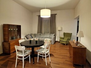 City Apartment, 2 Bedrooms | Living area