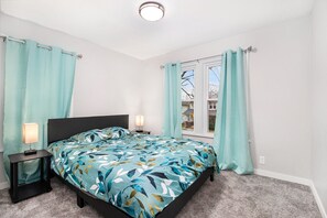 4 bedrooms, iron/ironing board, free WiFi, bed sheets