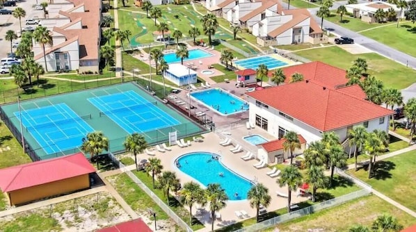 Piscine extérieure, piscine chauffée