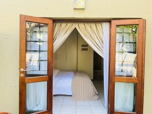 1 chambre, fer et planche à repasser, Wi-Fi gratuit, draps fournis