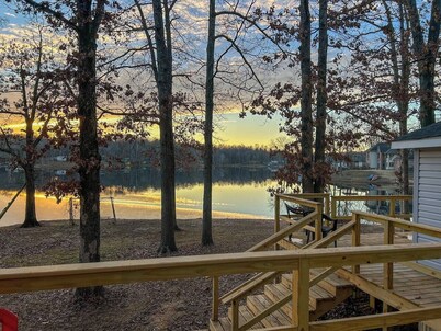 Lakefront Cottage with Hot Tub & Views!