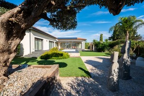 Property grounds - Villa Alicia (Claira)