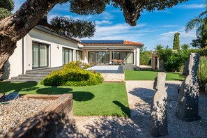 Property grounds - Villa Alicia (Claira)
