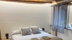 1 soverom, strykejern/-brett, wi-fi (inkludert) og sengetøy
