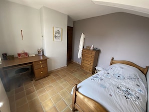6 Schlafzimmer, Bügeleisen/Bügelbrett, WLAN, Bettwäsche