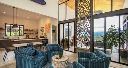 Peaceful villa, 3 bdrs with amazing mountain views!