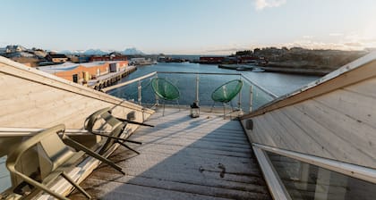 In the middle of Lofoten! Unique and spacious dockside apartment.