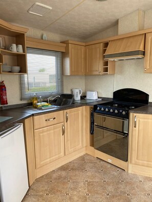 Cabin | Private kitchen - Beach Haven - Silver Beach - Standard (Skegness)