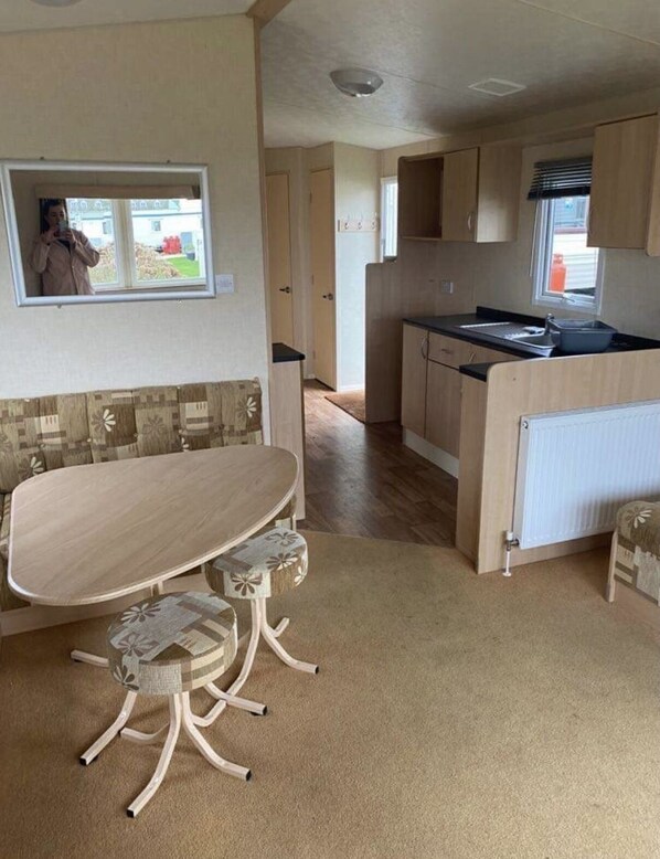 Cabin | Dining