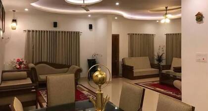 "Paradise" - A home you love! stands as a testament to luxurious living.