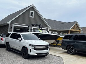 المنطقة المحيطة بالمنشأة