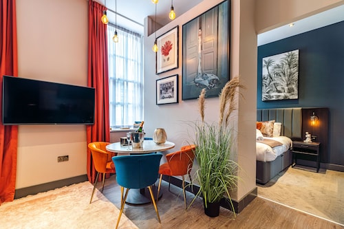 Duke Street Townhouse by EPIC