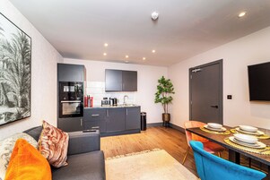 Apartment 206 - Two-bedrooms | Living area