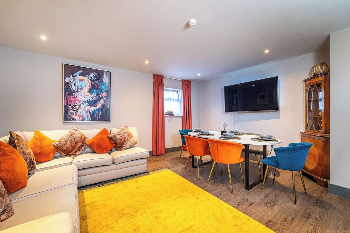 Apartment 202 - One-bedroom duplex | Living area