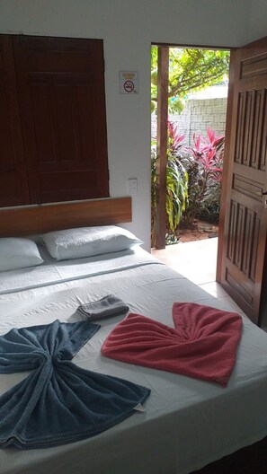 スタンダード ダブルルーム | ベッドシーツ