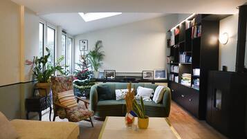 Télévision, cheminée