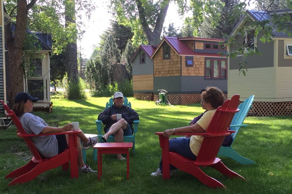 The Rusty Aspen Tiny House - Walk to Town, close to Rocky Mtn National Park