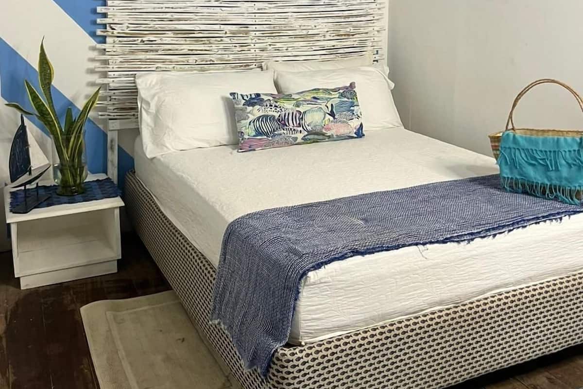 Standard Double Room | Laptop workspace